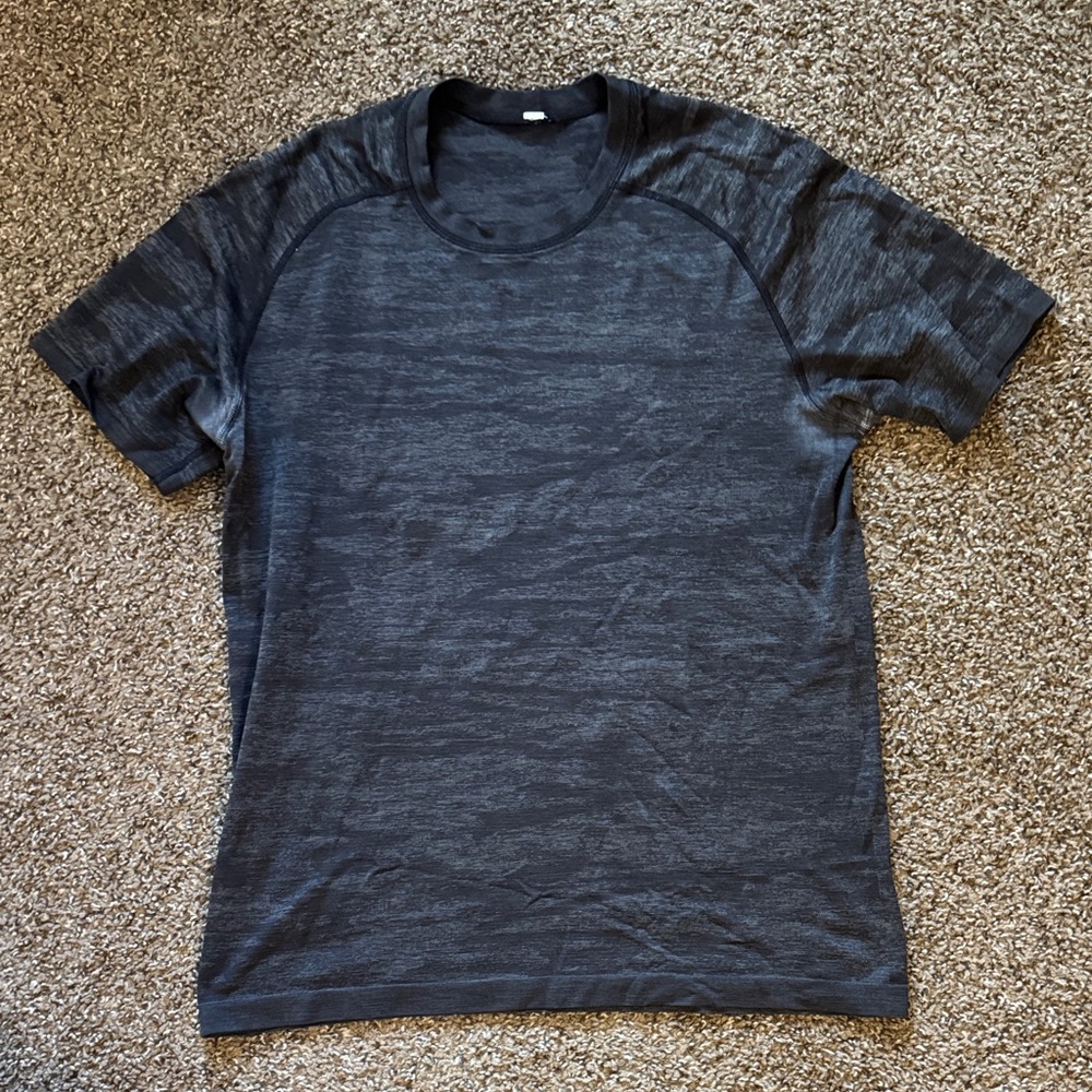 Men's Lululemon Army Pattern Dark Gray T-Shirt Large